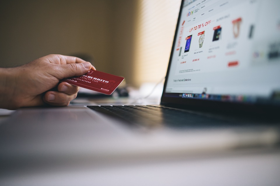 E-commerce: nel 2022 aumenta del 90% l'utilizzo di pagamenti digitali e +14% di acquisti online