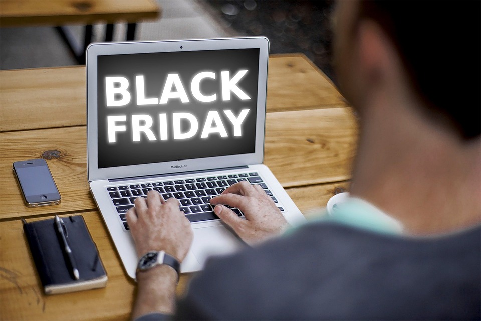 CRIF: domanda di prestiti a +28% per il black friday e il cyber monday