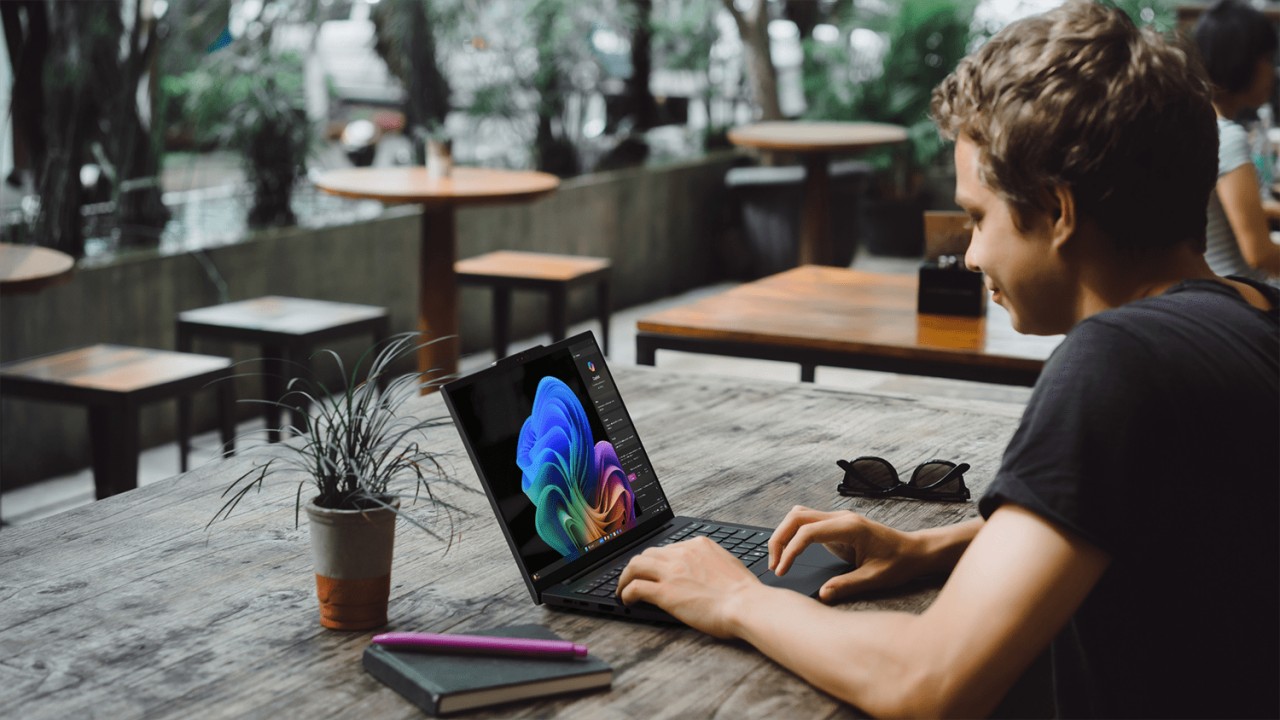 Yoga Slim 7x e ThinkPad T14s Gen 6, i primi PC AI di Lenovo basati su Snapdragon X Elite