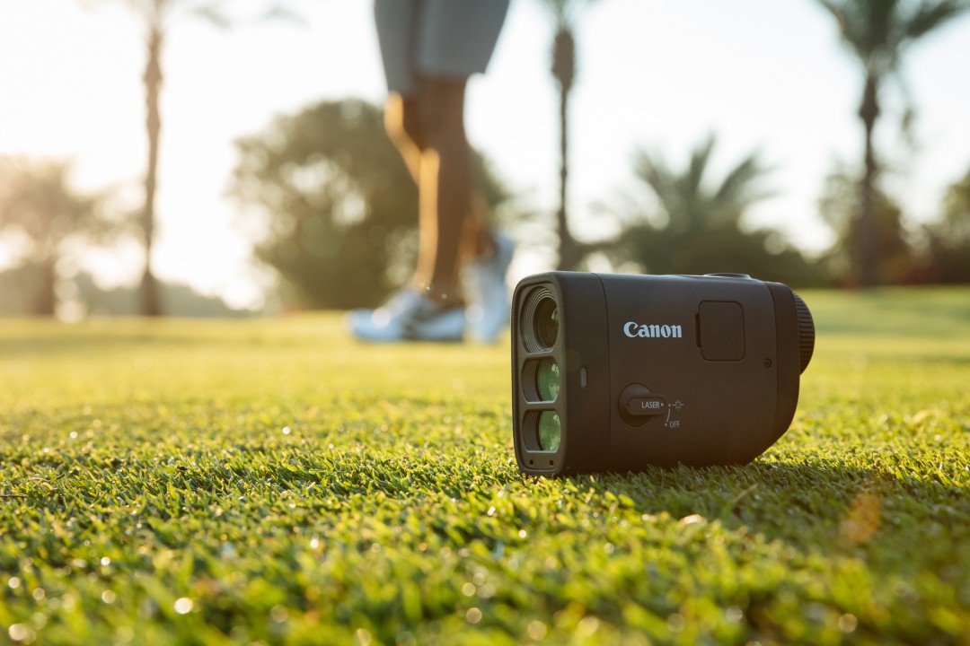 Canon, il primo telemetro laser con fotocamera integrata per il golf