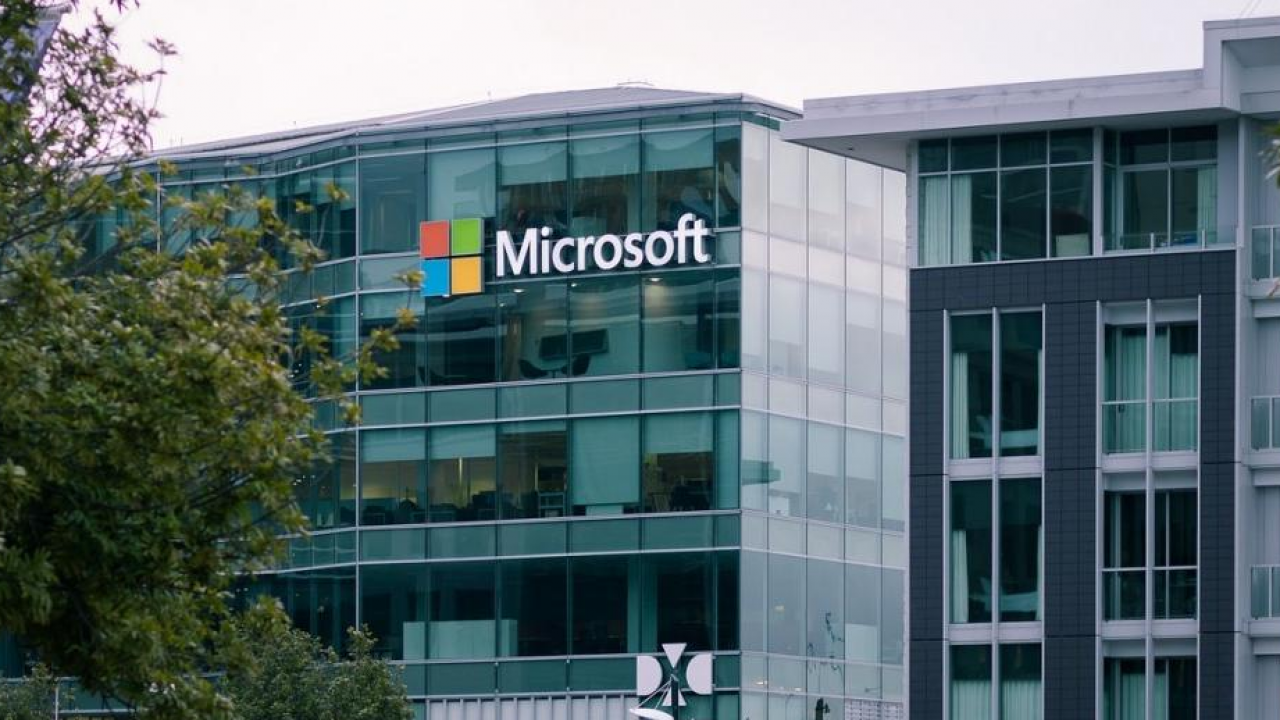 Microsoft investe in Italia 4,3 mld di euro per AI e cloud 